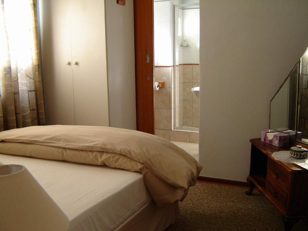 Cedar Lodge Guest House Робертсон Стая снимка